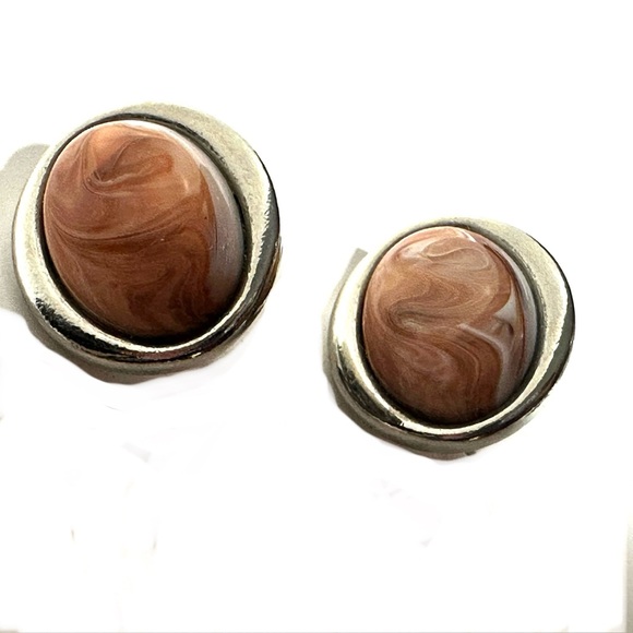 Vintage 1988 Avon Desert Sands Clip On Earrings Swirled Salmon Pink Ovals - Picture 4 of 5